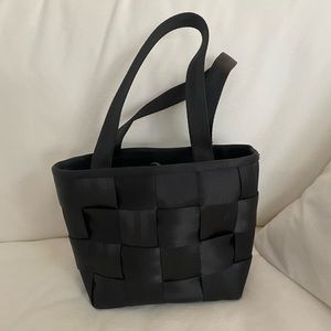Harvey’s Original Seatbelt tote
